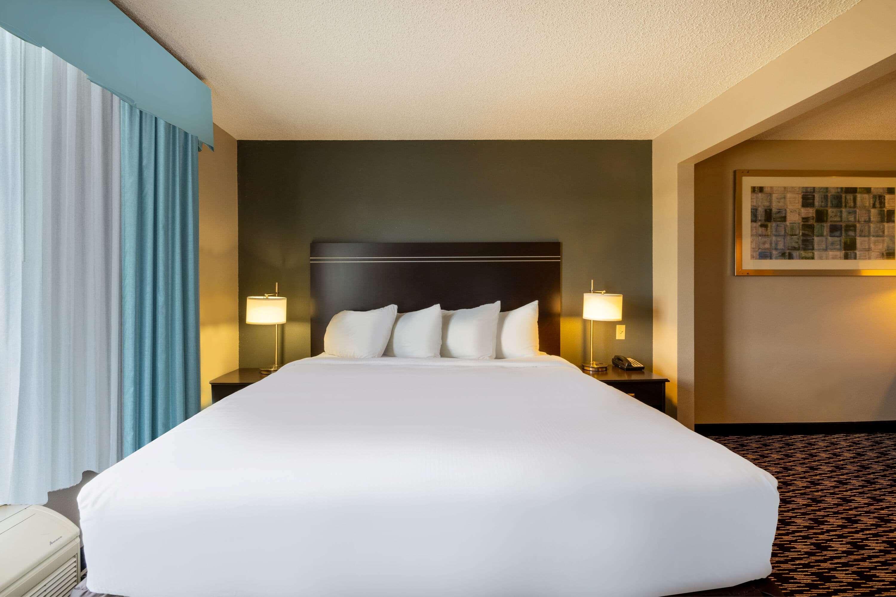 Wingate By Wyndham Gillette Hotel Екстериор снимка