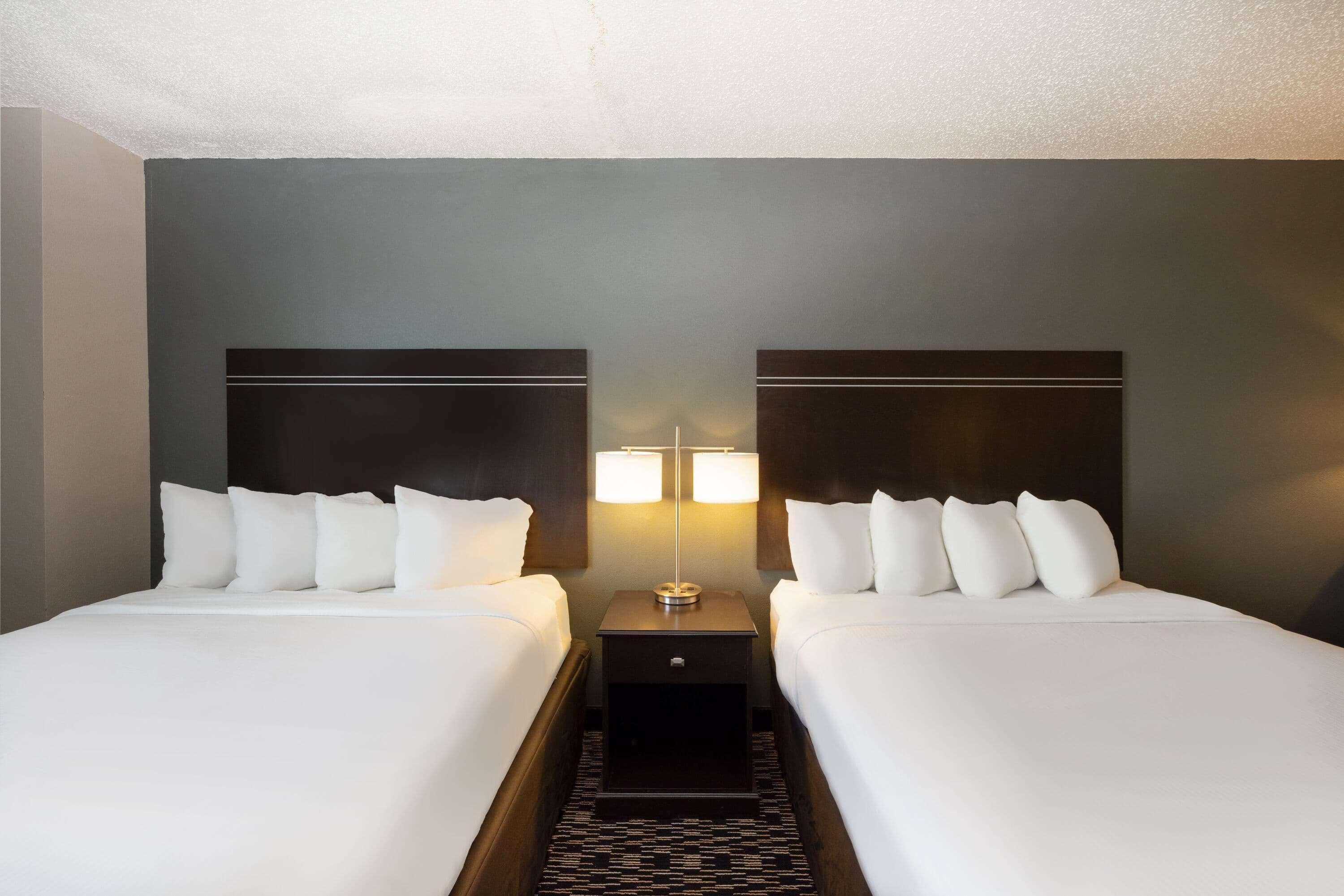 Wingate By Wyndham Gillette Hotel Екстериор снимка