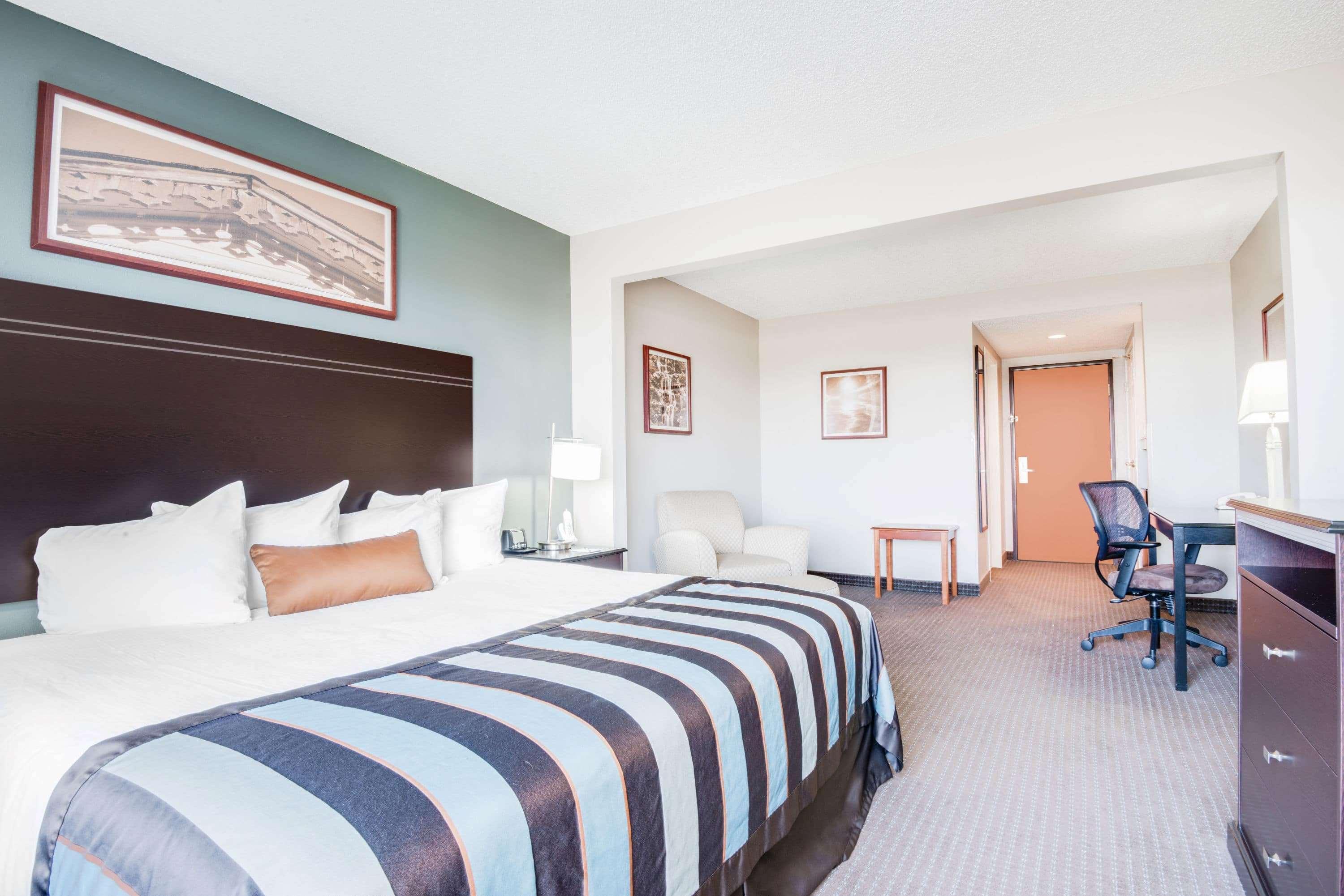 Wingate By Wyndham Gillette Hotel Екстериор снимка