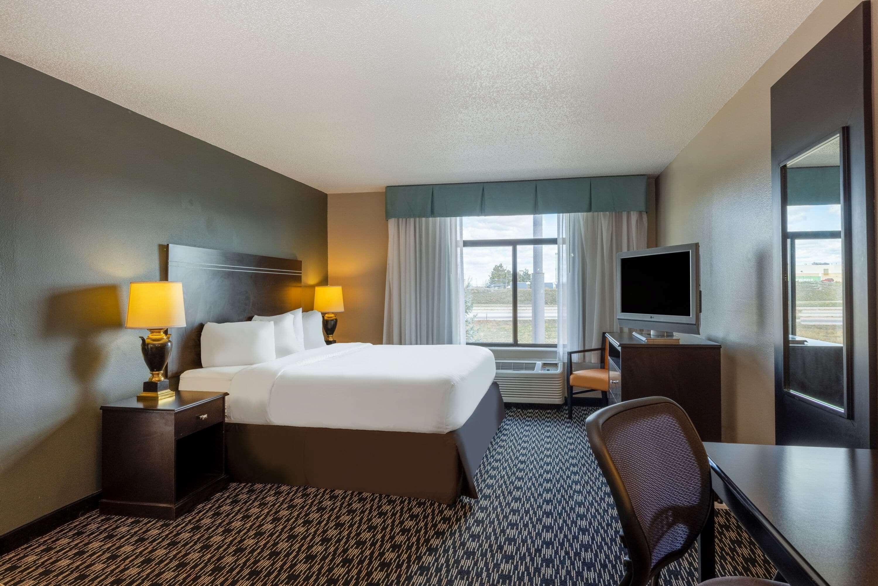 Wingate By Wyndham Gillette Hotel Екстериор снимка
