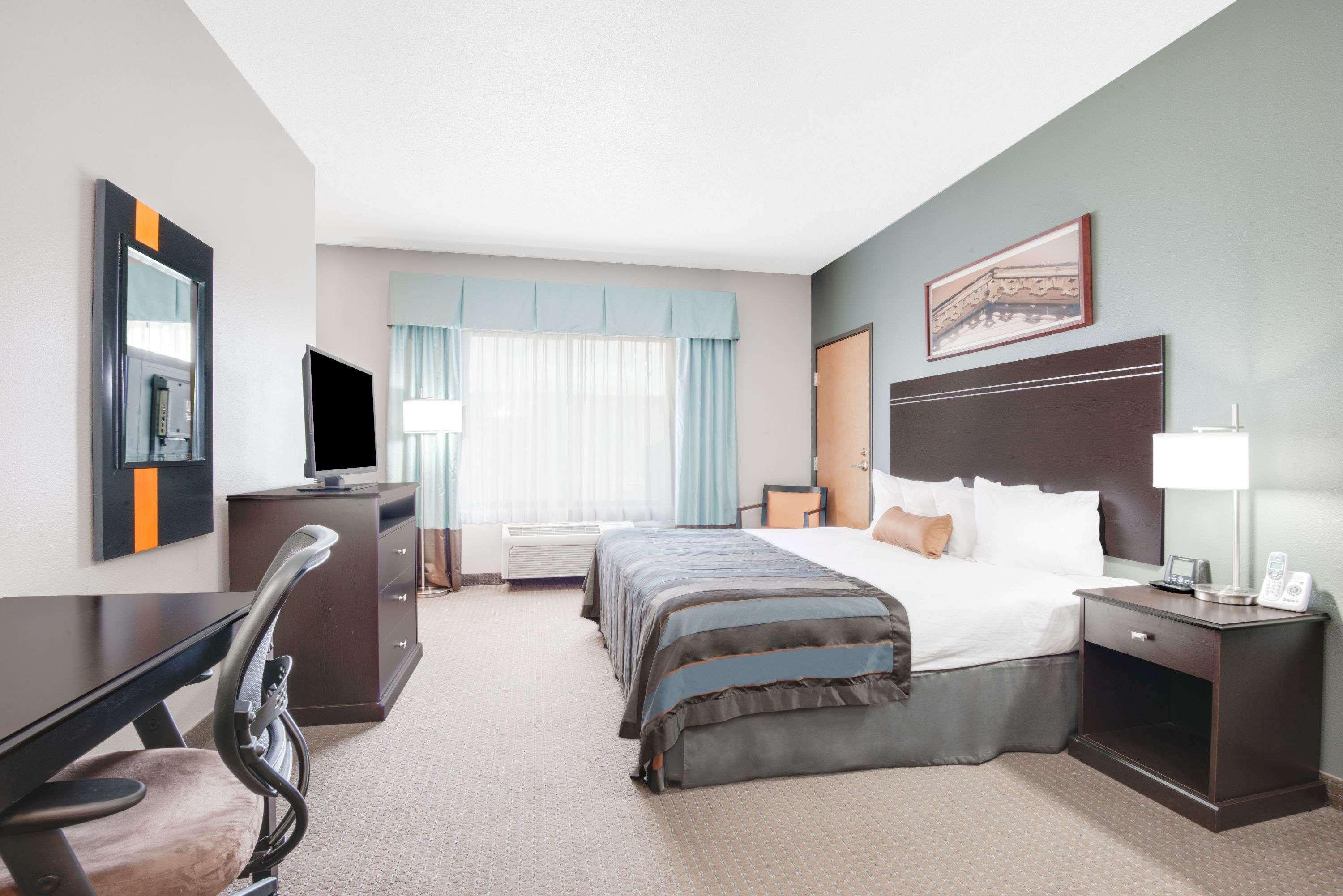 Wingate By Wyndham Gillette Hotel Екстериор снимка
