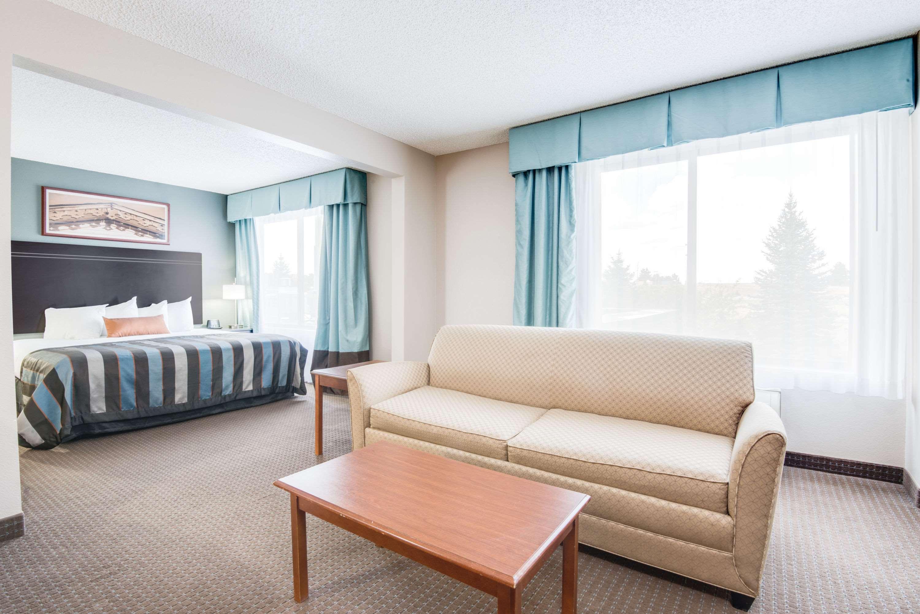 Wingate By Wyndham Gillette Hotel Екстериор снимка