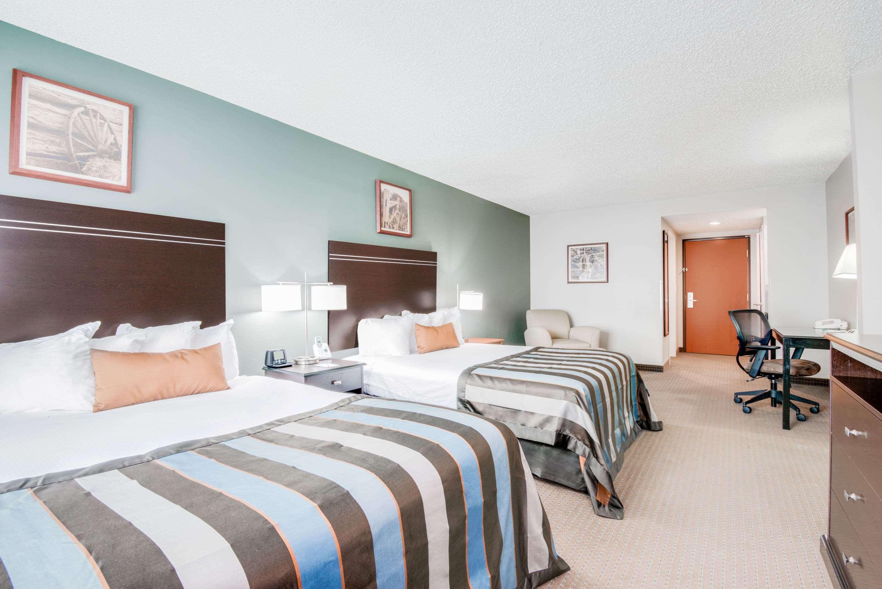 Wingate By Wyndham Gillette Hotel Екстериор снимка