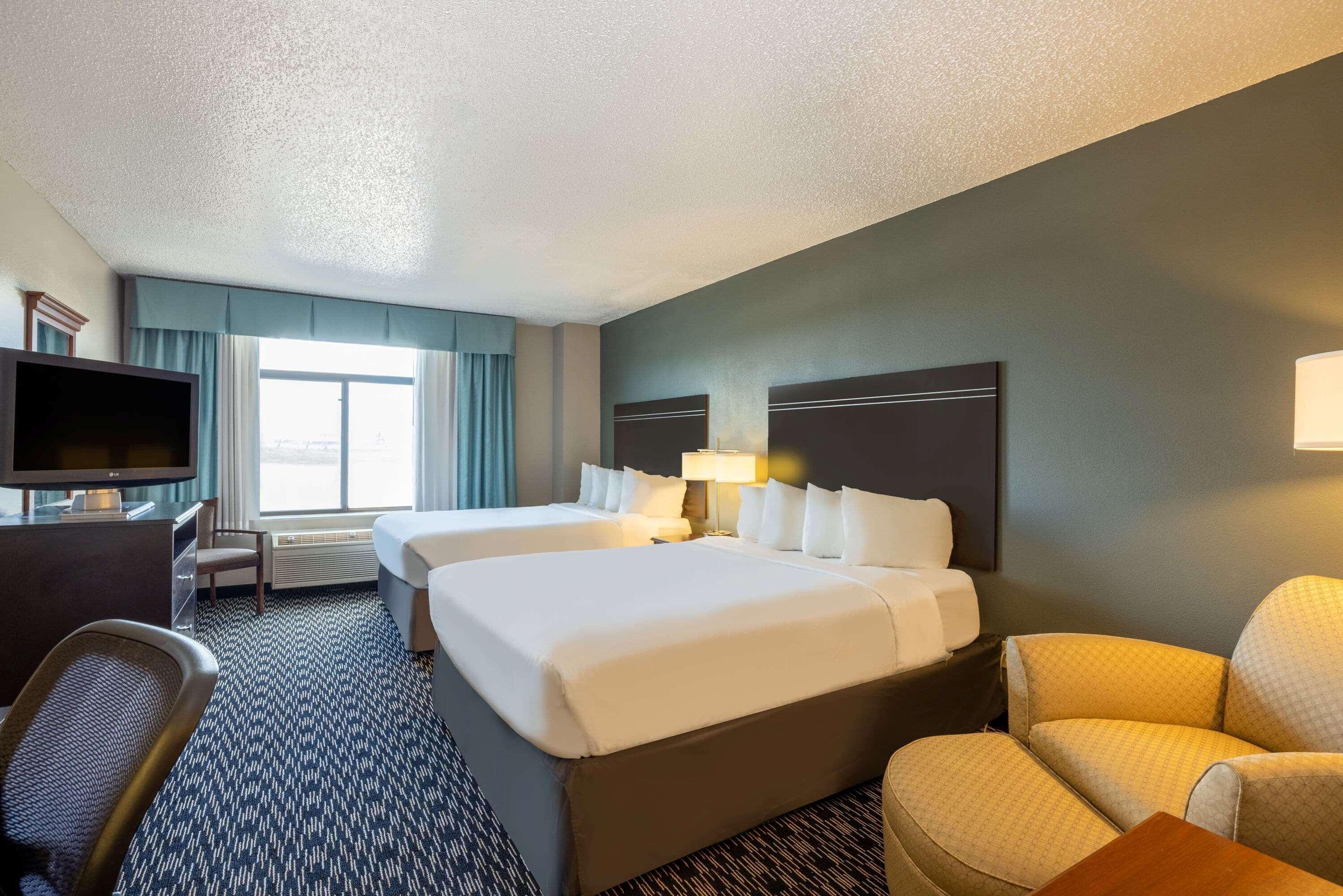 Wingate By Wyndham Gillette Hotel Екстериор снимка