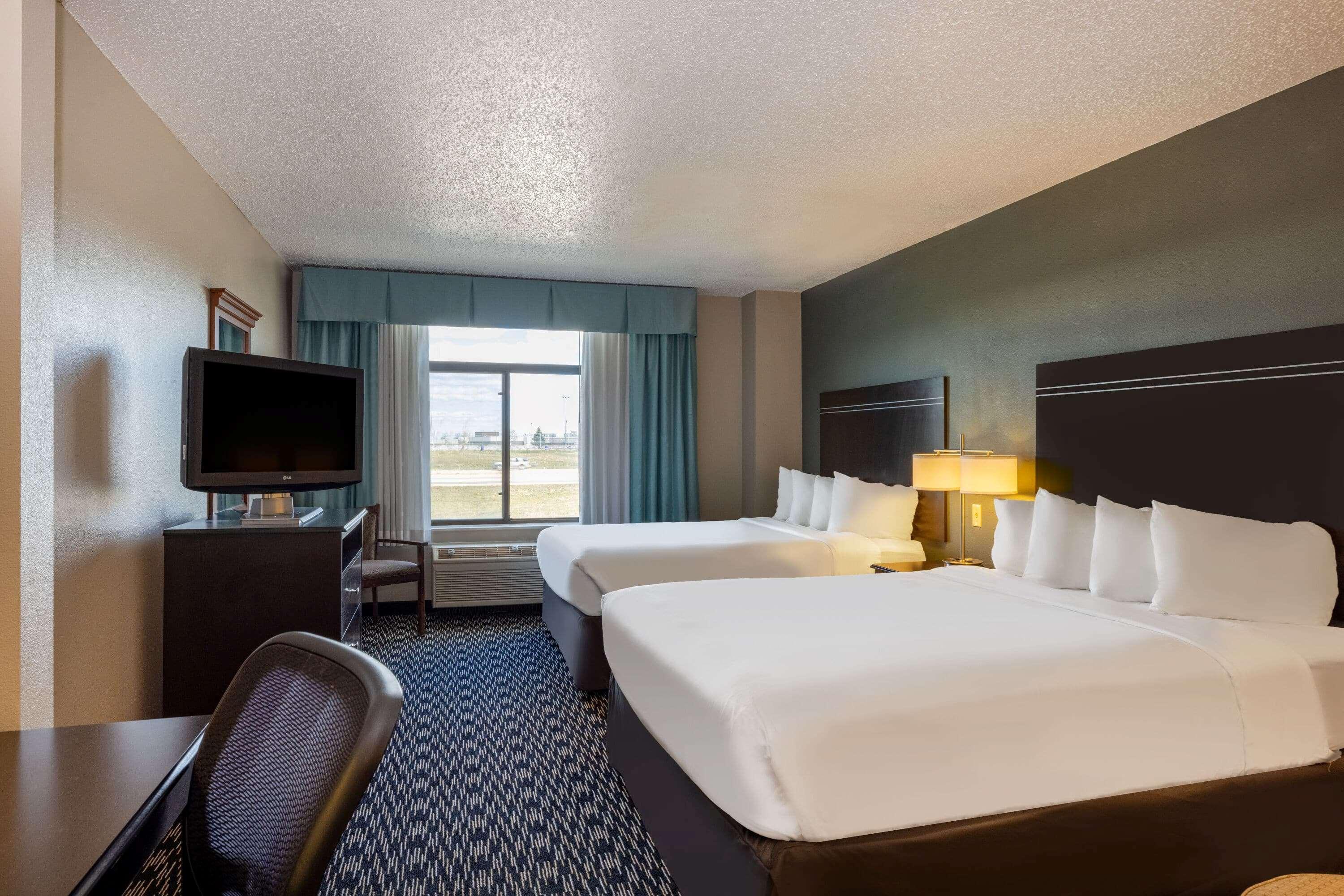 Wingate By Wyndham Gillette Hotel Екстериор снимка