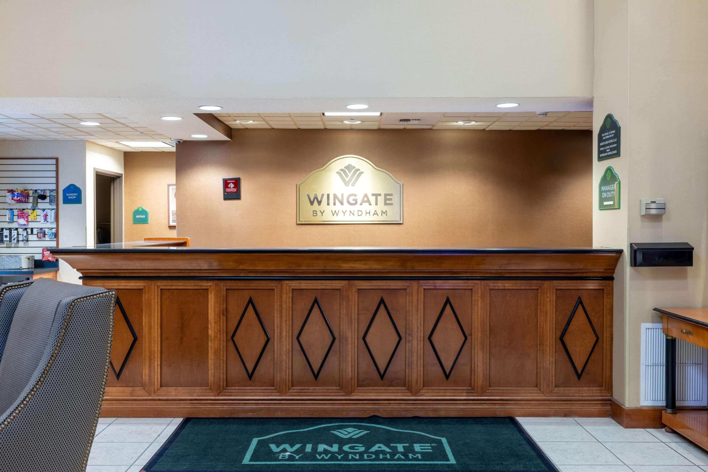 Wingate By Wyndham Gillette Hotel Екстериор снимка