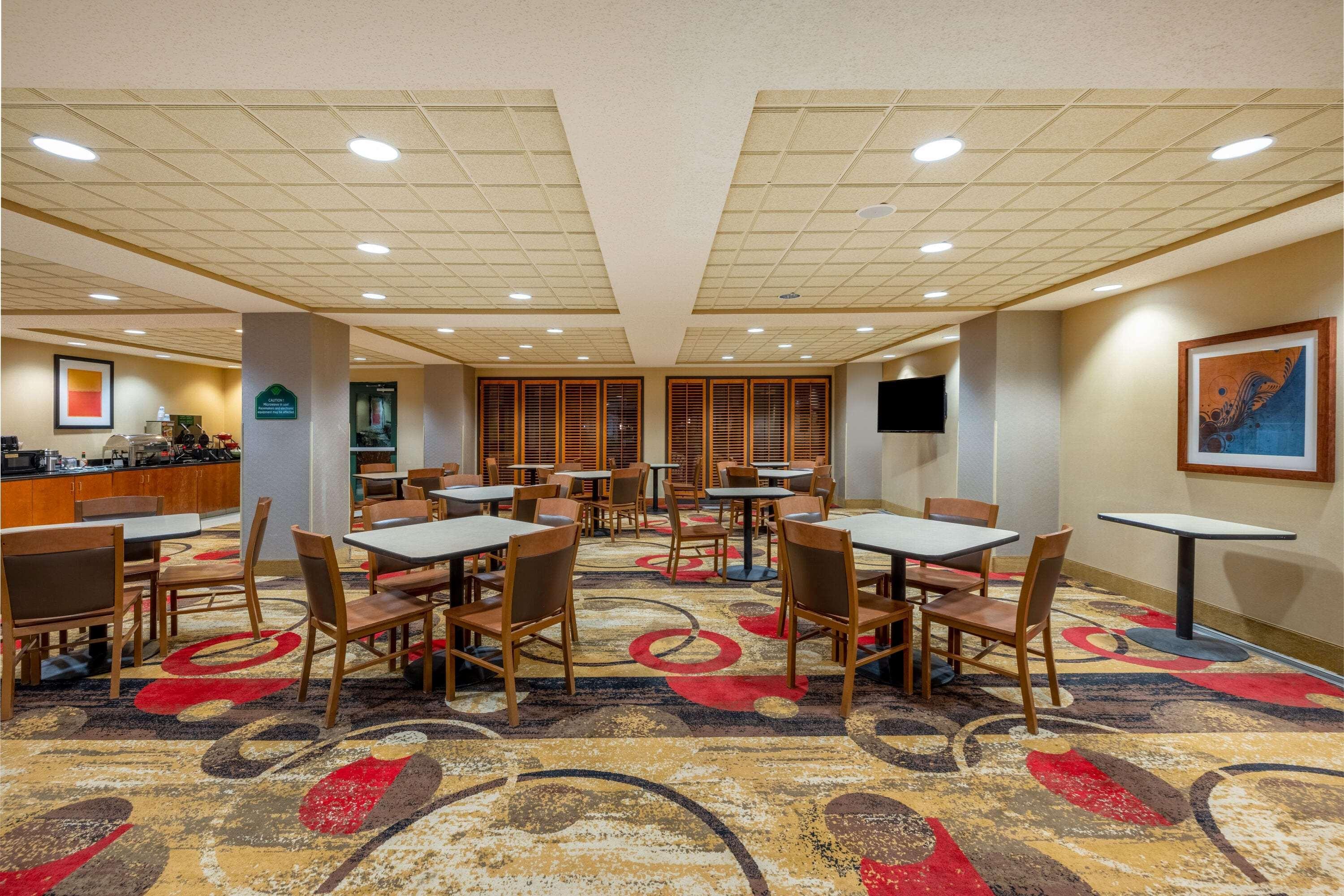 Wingate By Wyndham Gillette Hotel Екстериор снимка